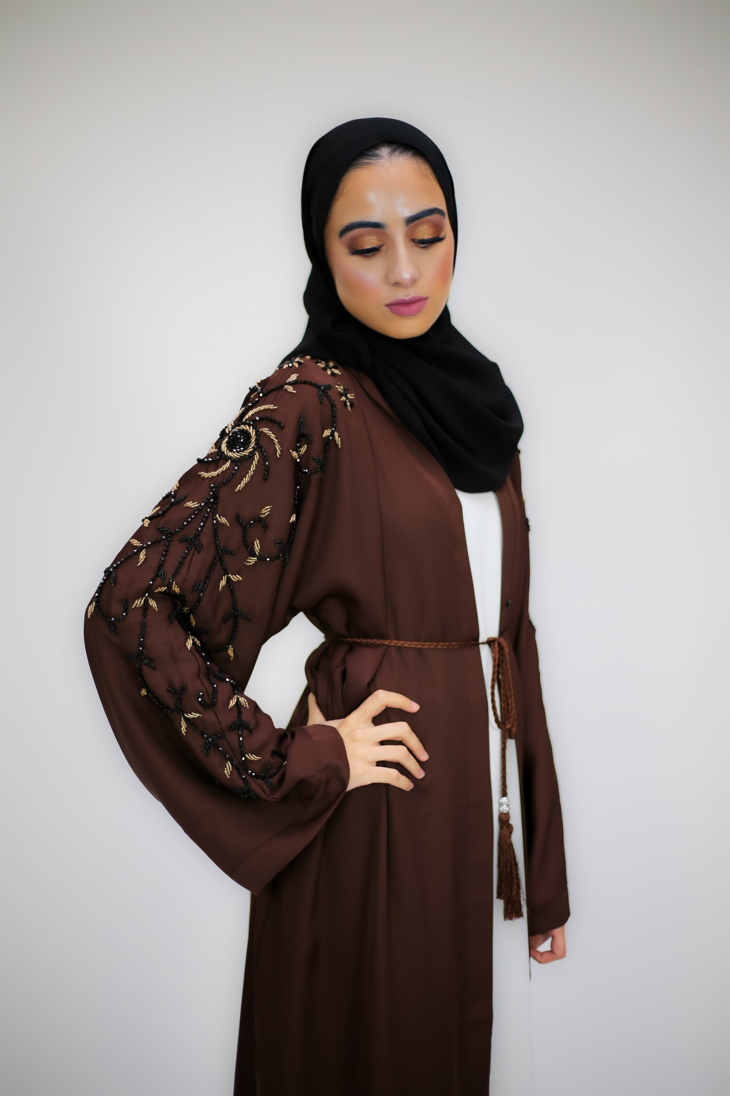 Brown Open Abaya With Contrasting EmbellishmentBrown Open Abaya With Contrasting Embellishment