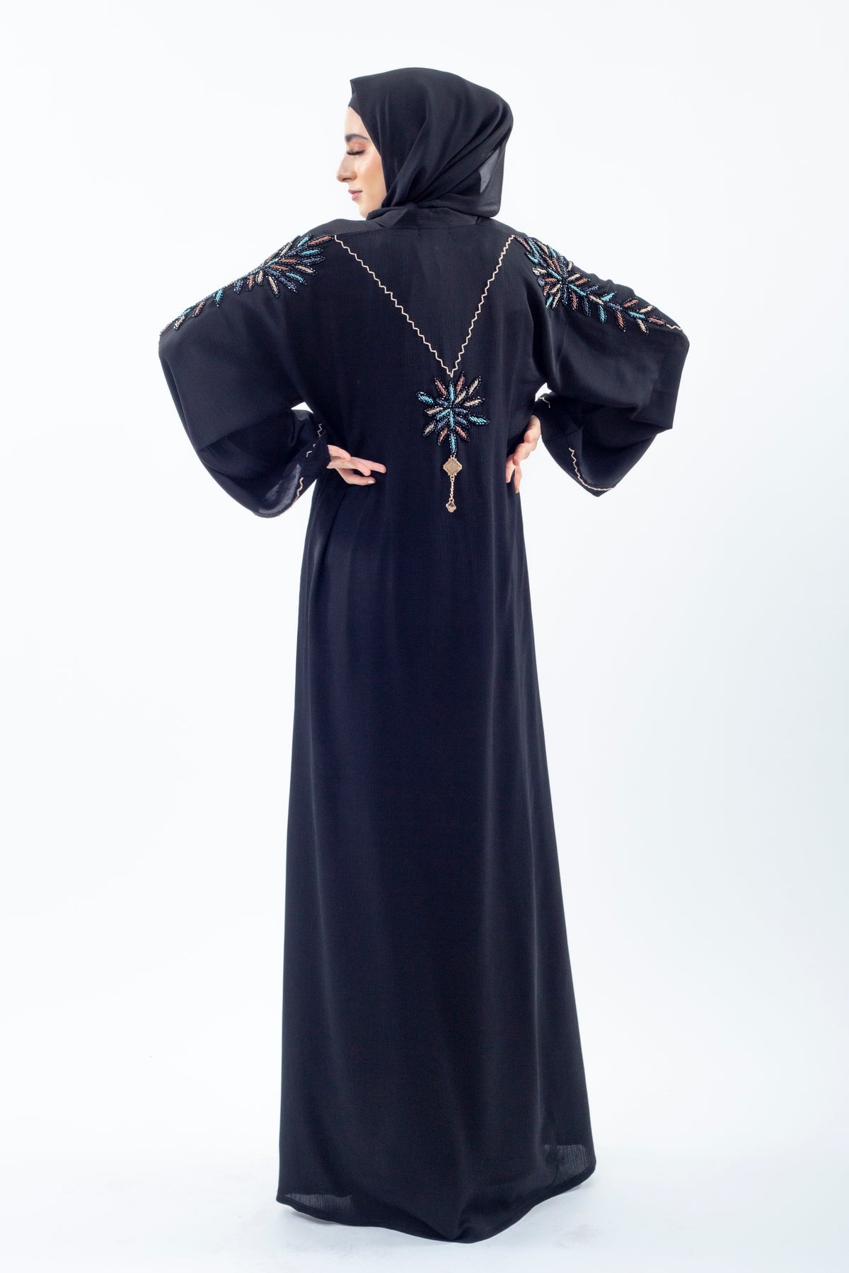 Abaya ouverte ornée au dos multicolore