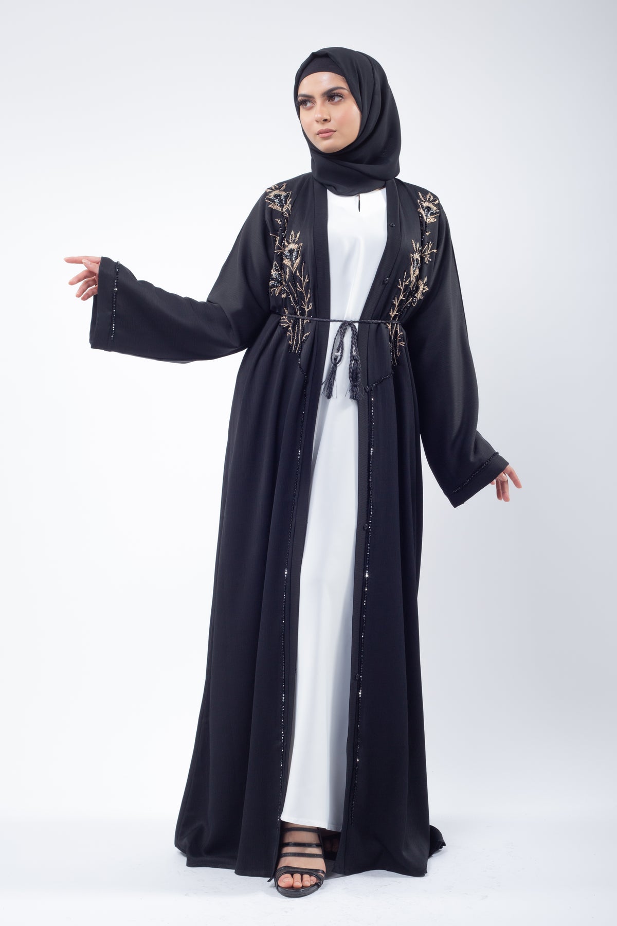 Abaya ouverte ornée noire Raven